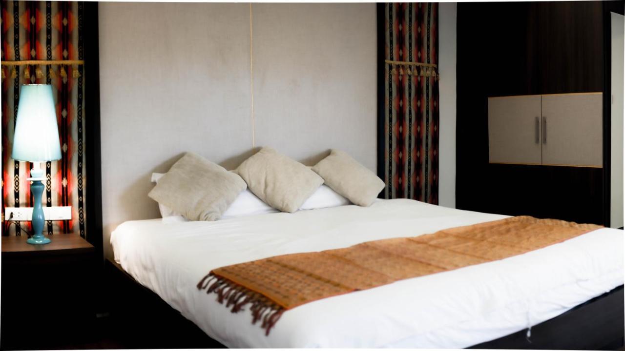 Chorlada Lanna Hotel Чиангмай Екстериор снимка
