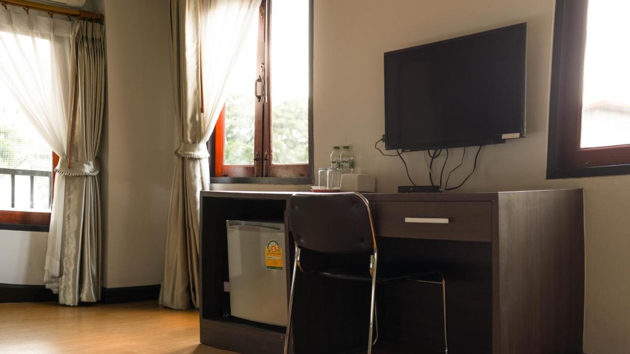Chorlada Lanna Hotel Чиангмай Екстериор снимка