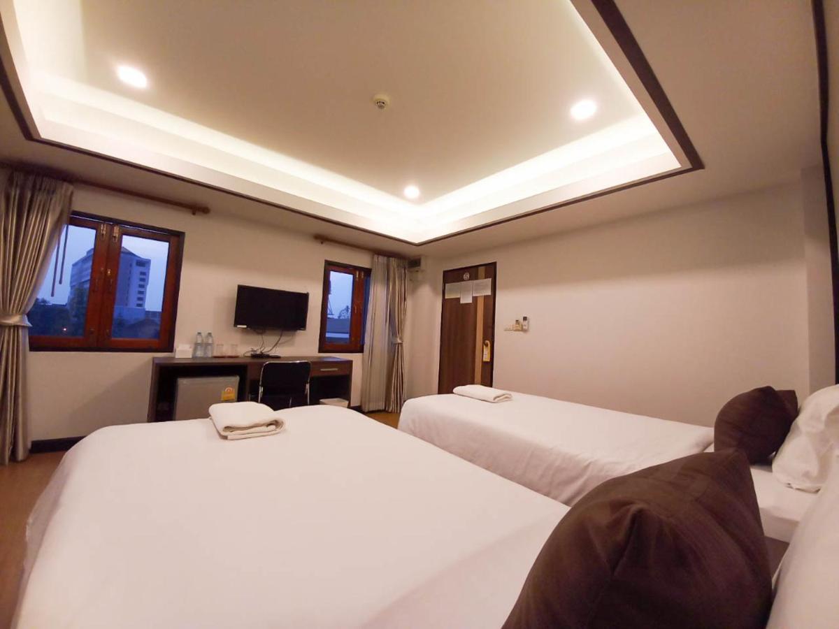Chorlada Lanna Hotel Чиангмай Екстериор снимка