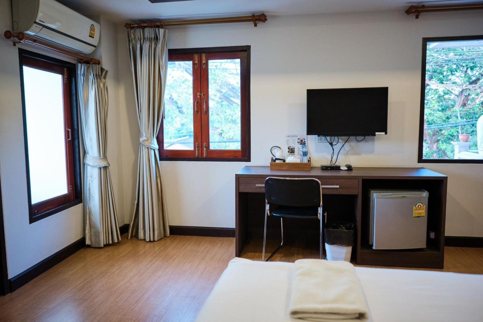 Chorlada Lanna Hotel Чиангмай Екстериор снимка