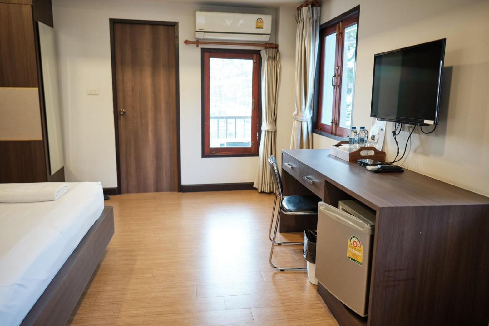 Chorlada Lanna Hotel Чиангмай Екстериор снимка